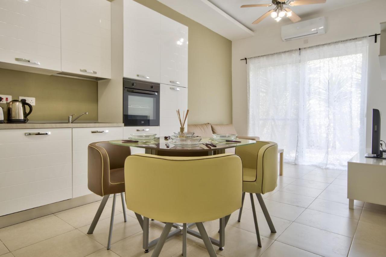 Azure Haven - Gzira Apartments And Penthouse By Shortletsmalta Екстериор снимка