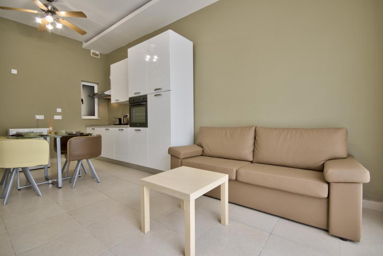 Azure Haven - Gzira Apartments And Penthouse By Shortletsmalta Екстериор снимка