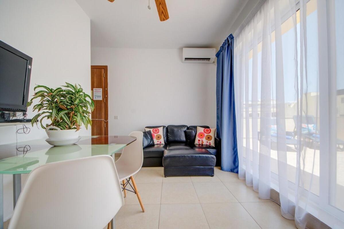 Azure Haven - Gzira Apartments And Penthouse By Shortletsmalta Стая снимка