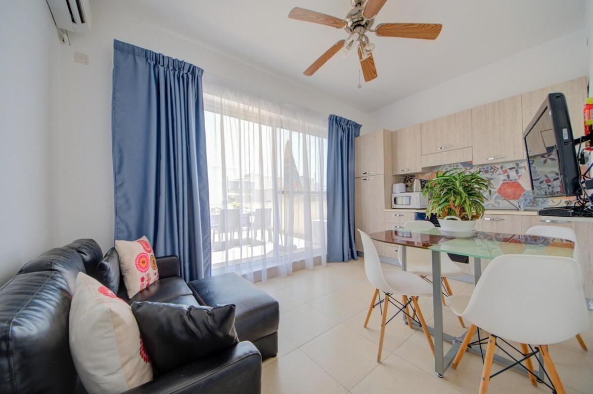 Azure Haven - Gzira Apartments And Penthouse By Shortletsmalta Стая снимка