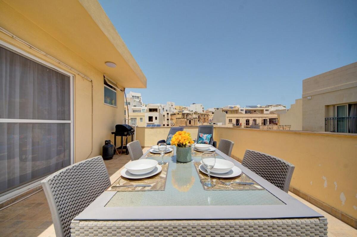 Azure Haven - Gzira Apartments And Penthouse By Shortletsmalta Стая снимка